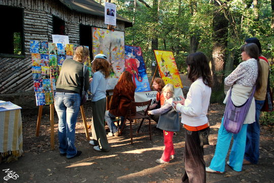Colored pencil workshop in Prague Kunratice Forest